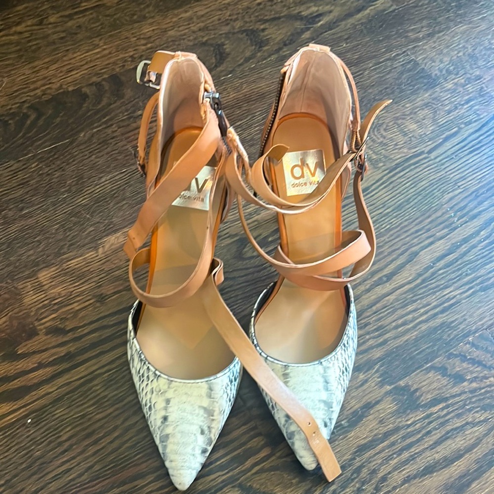 Dolce Vita Strappy heels! Size 8 NWT
